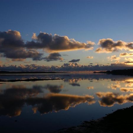 Llanw Malltraeth - Malltraeth Tides Llangadwaladr  Kültér fotó