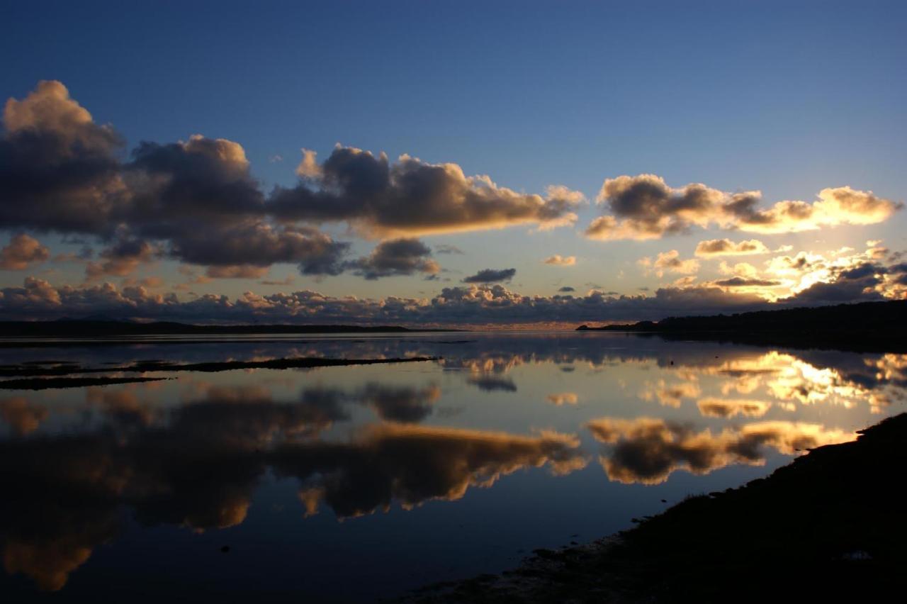 Llanw Malltraeth - Malltraeth Tides Llangadwaladr  Kültér fotó