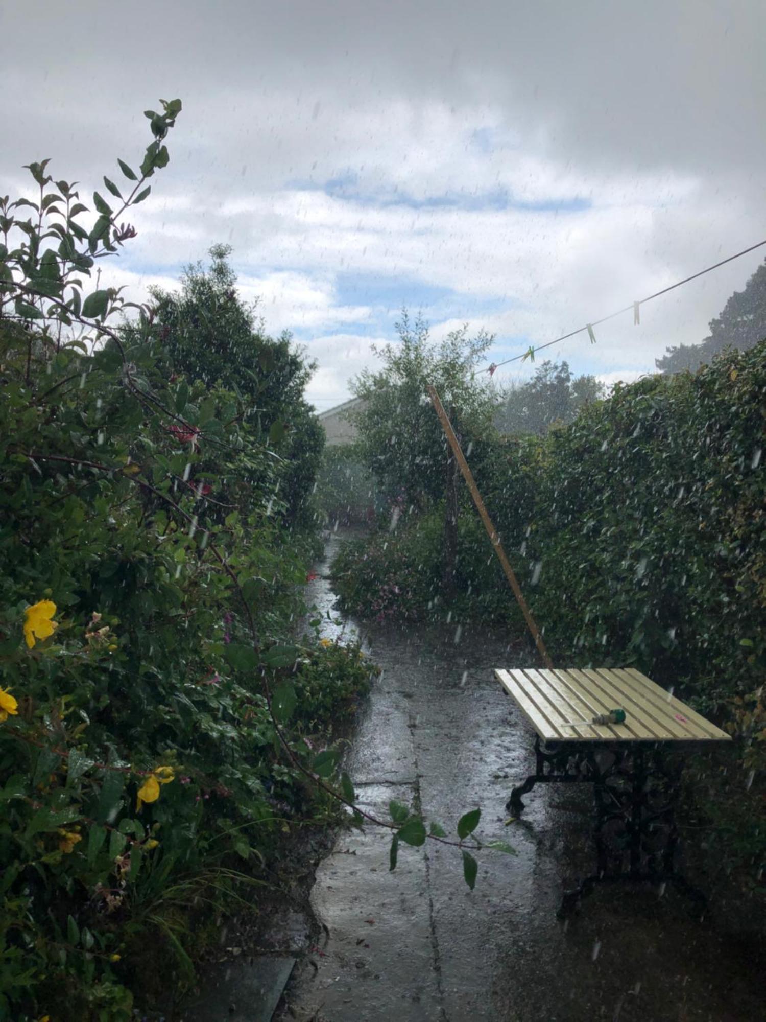 Llanw Malltraeth - Malltraeth Tides Llangadwaladr  Kültér fotó